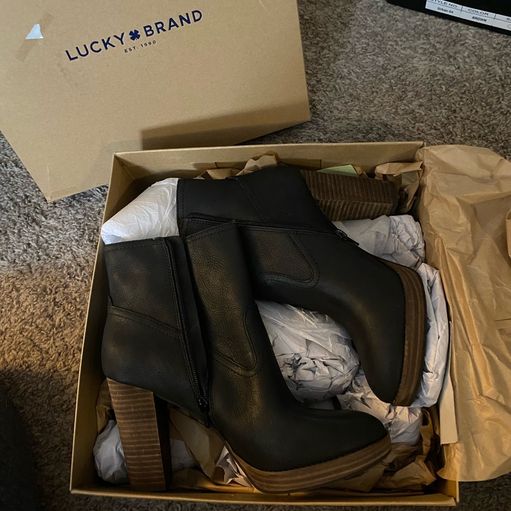 Lucky Brand Women's Quintei Leather Platform Stacked Heel Bootie - Picture 6 of 8